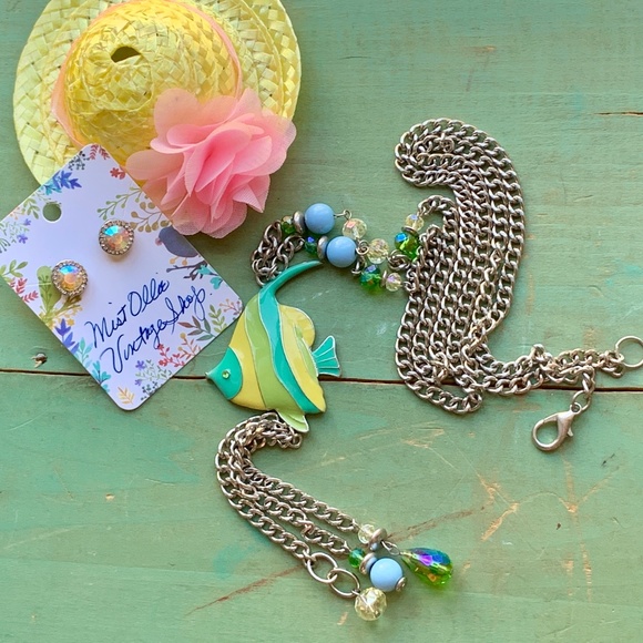 🐠 Yellow & Green Enameled ANGEL Fish Necklace - Sparkly Aurora Borealis ER's - Picture 4 of 7